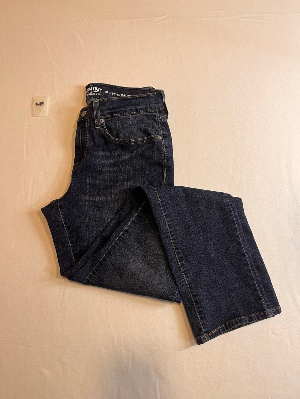 Dark Wash Curvy Straight Jeans by Signature Levi Strauss Size 30/34